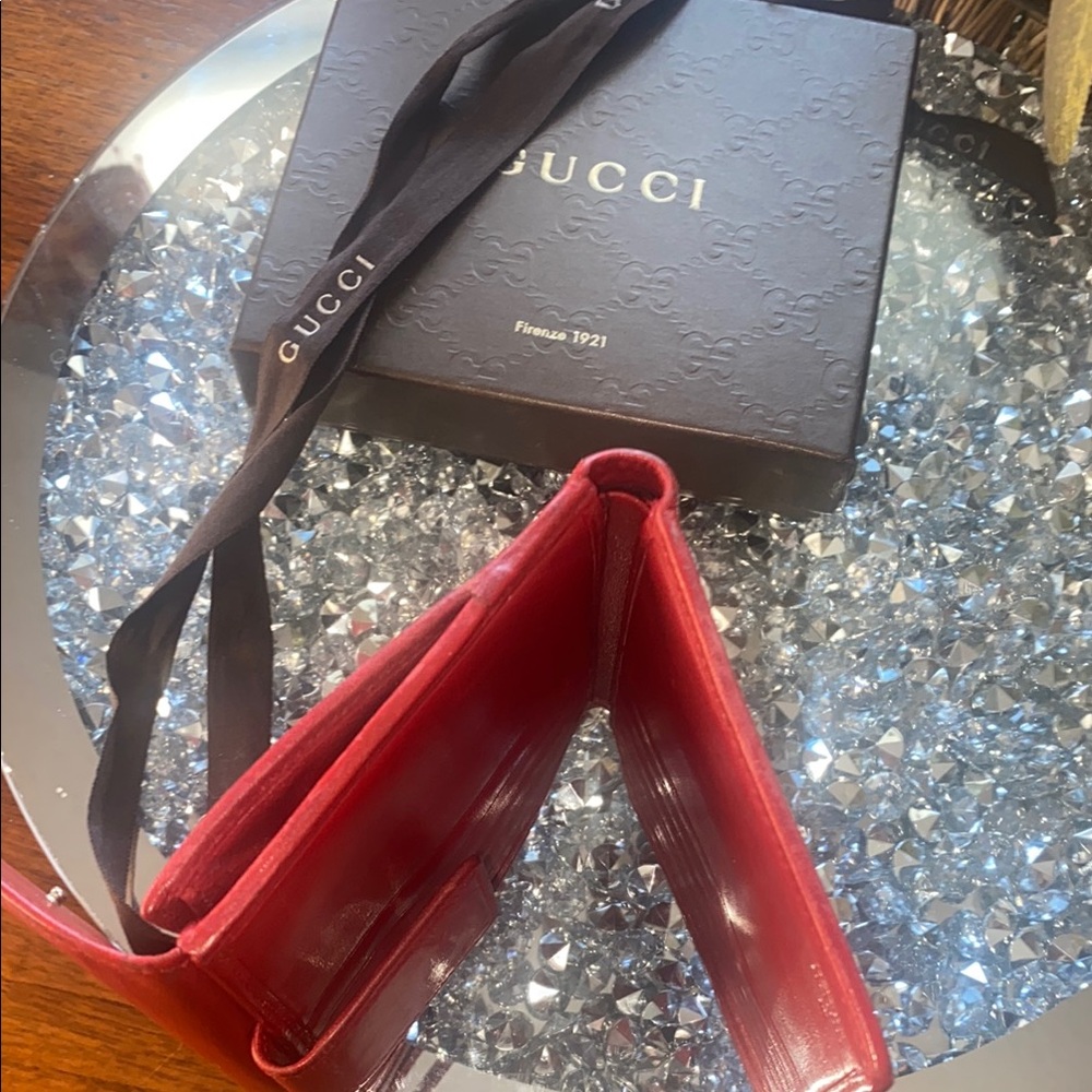 Gucci Red and Black Wallet Luxurious Design 💯 Authentic - Picture 13 of 15